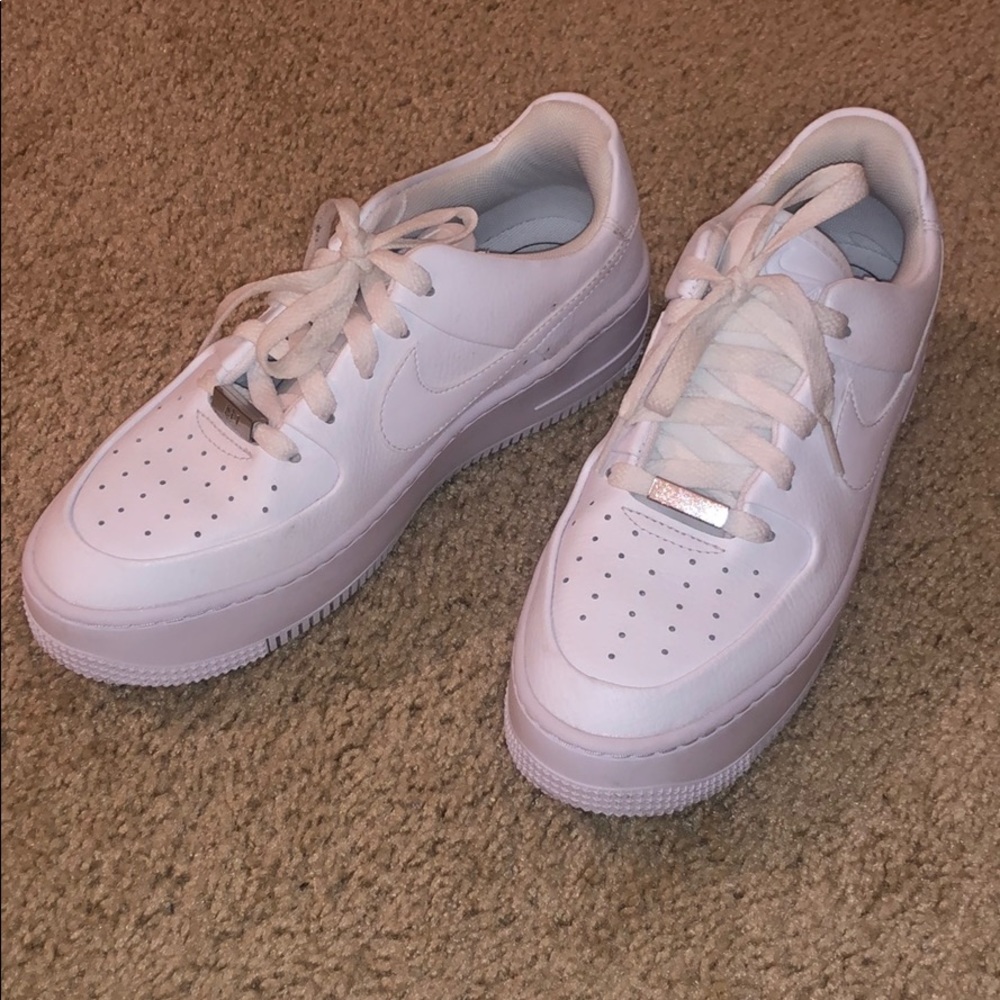 Nike Air Force 1 Sage Low